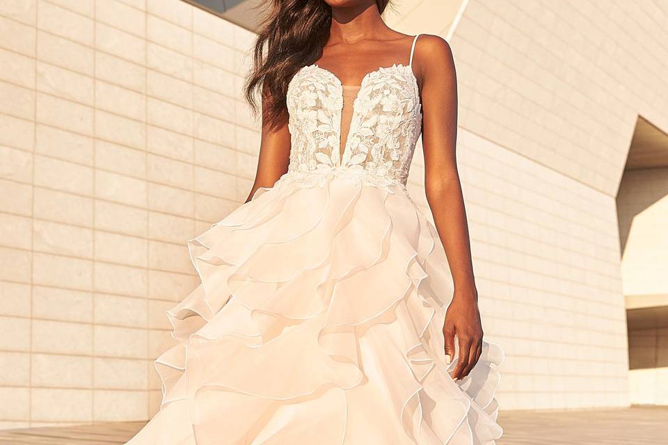 Paloma Blanca Style 4985