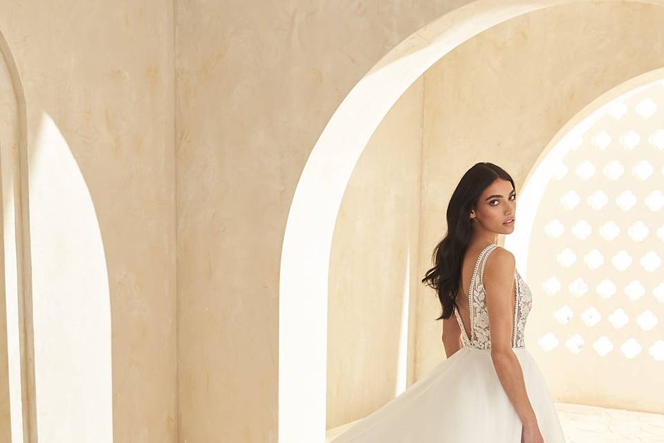 Paloma Blanca Style 5005