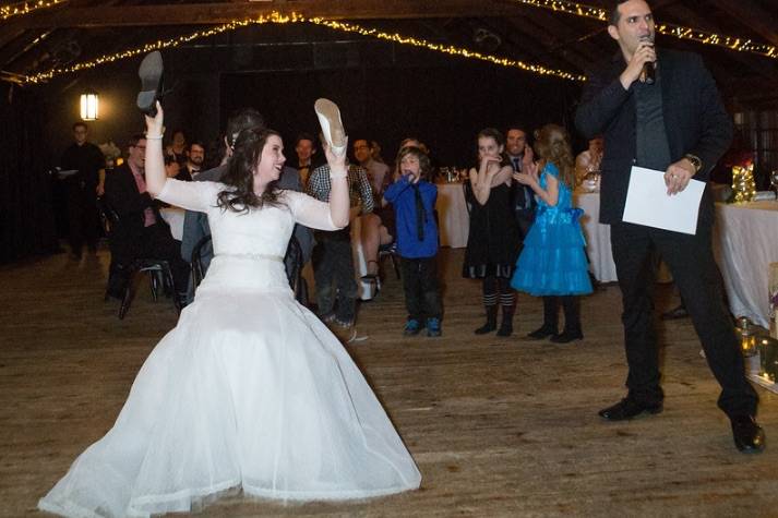 Wedding games with the bride and MC