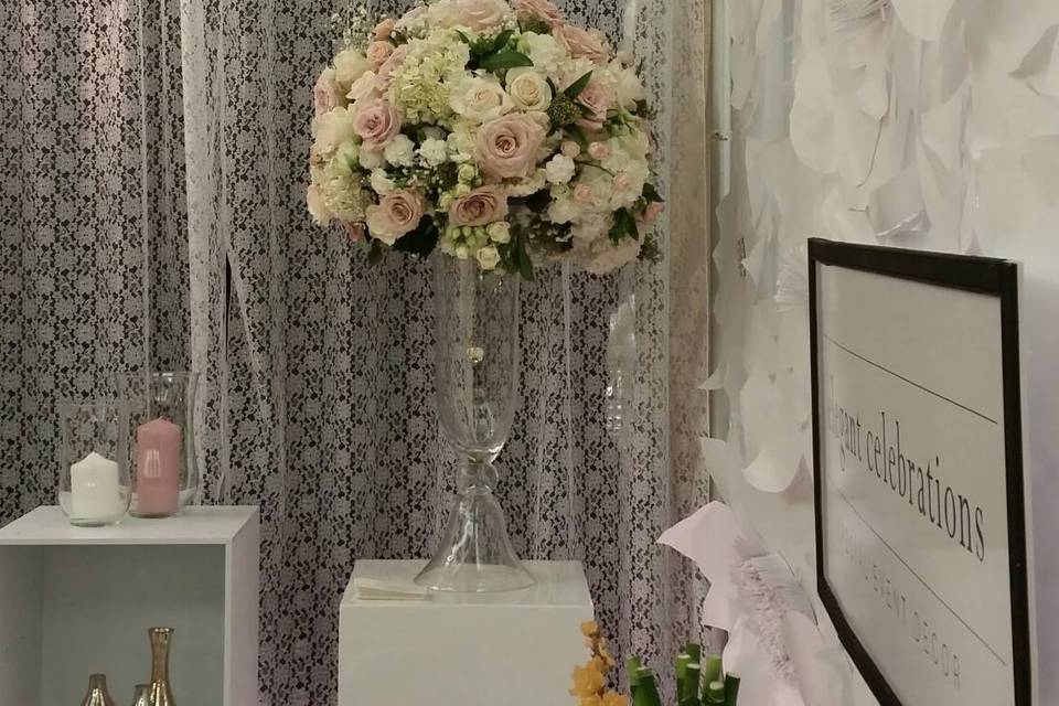 Elegant live flowers