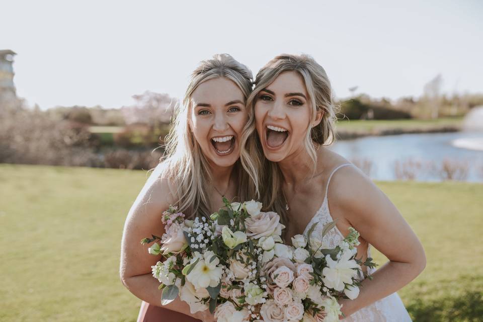 Bride & Bridesmaid