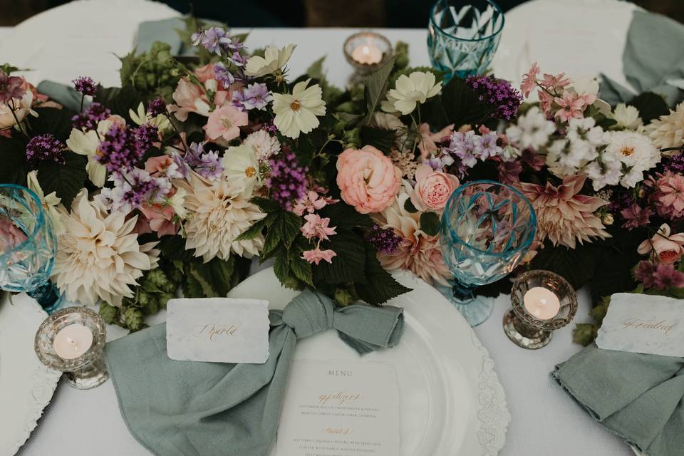 Bountiful table florals
