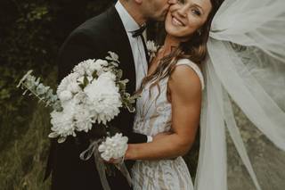 Toni Jacqueline Beauty Collective - Luxury Bridal Hair and Makeup