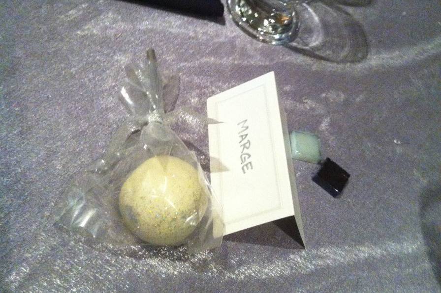 cake pop favors.JPG