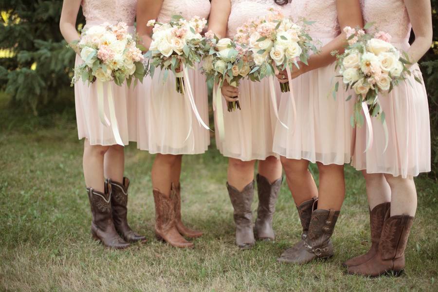 Bridemaids in cowboy boots