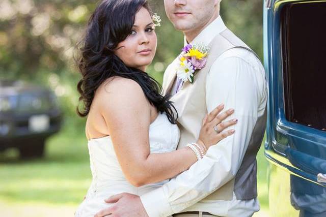 Delhi, Ontario bride and groom