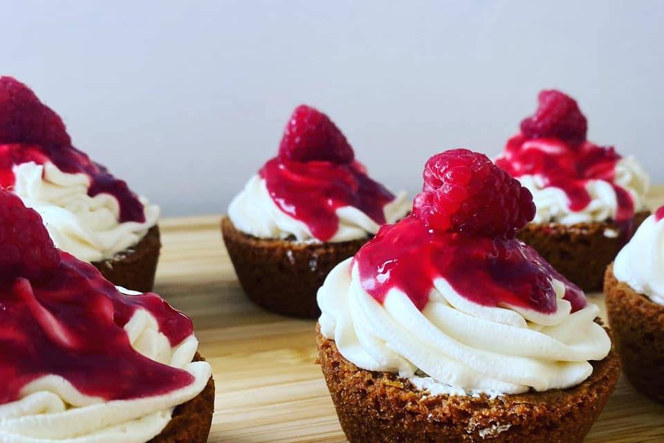 Raspberry cheesecake cups