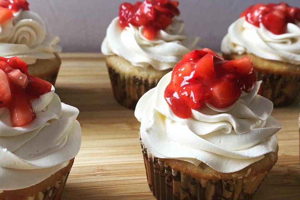 Strawberry shortcake cupcakes