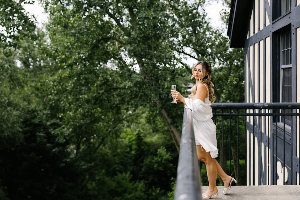 Follow on IG Glammeuptoronto