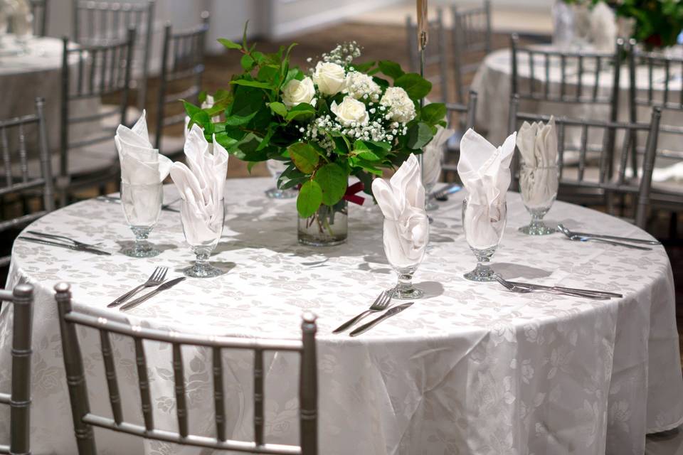 Guest table setting