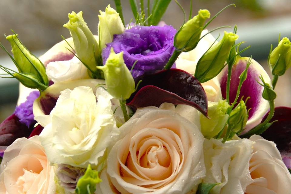 Cream and purple posy