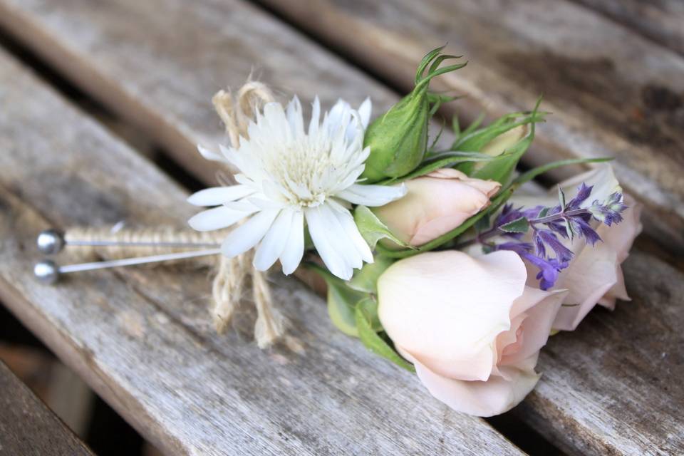 Rustic boutonniere