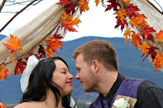 Christina Lake, British Columbia wedding couple