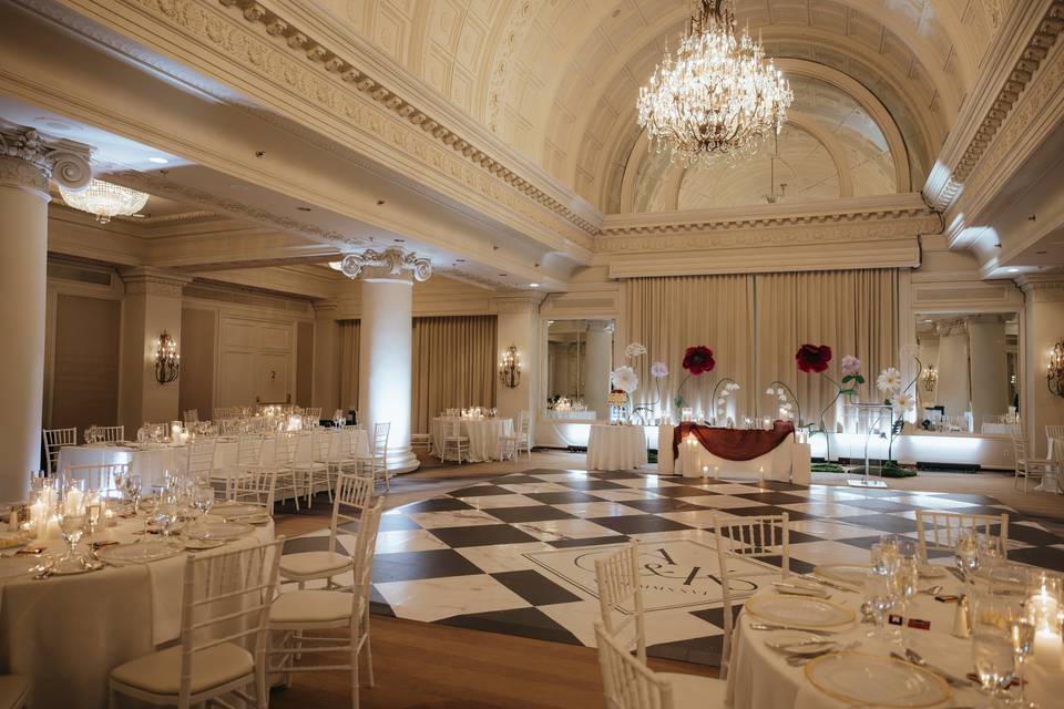 Vanity Fair Ballroom King Eddy