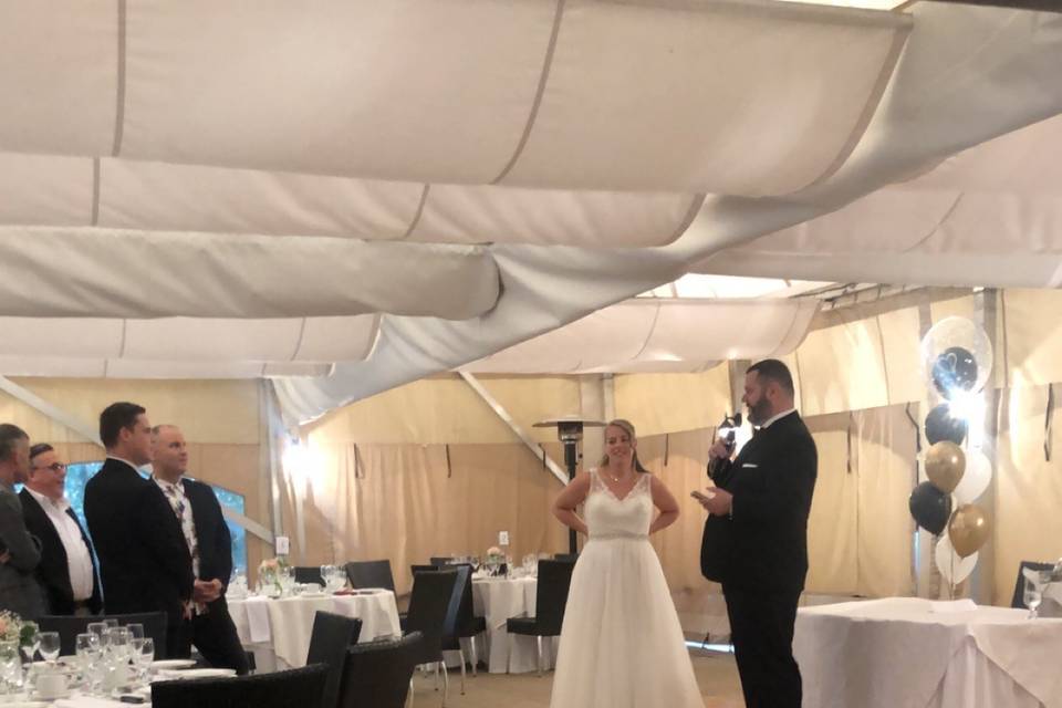Chapiteau wedding reception