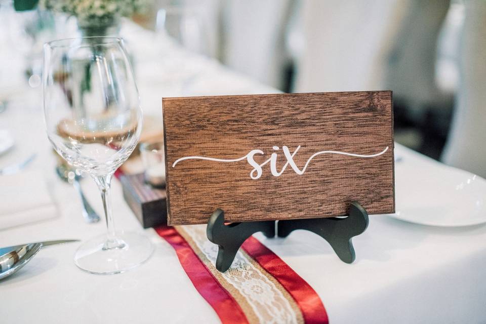 Table number decal