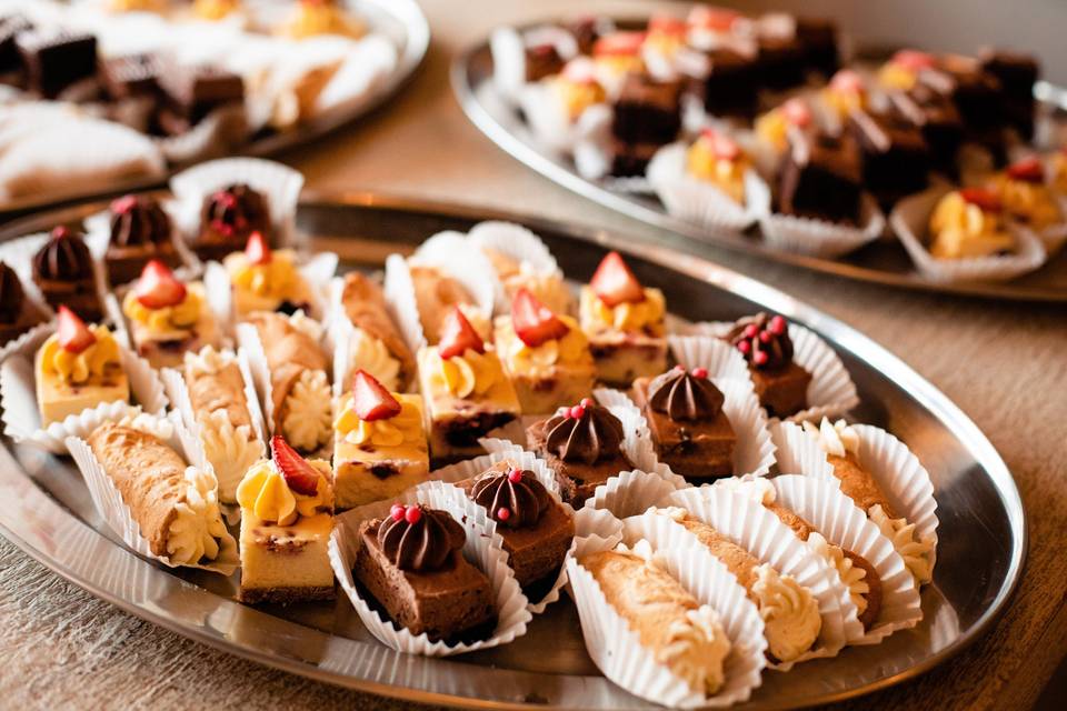 Dessert trays