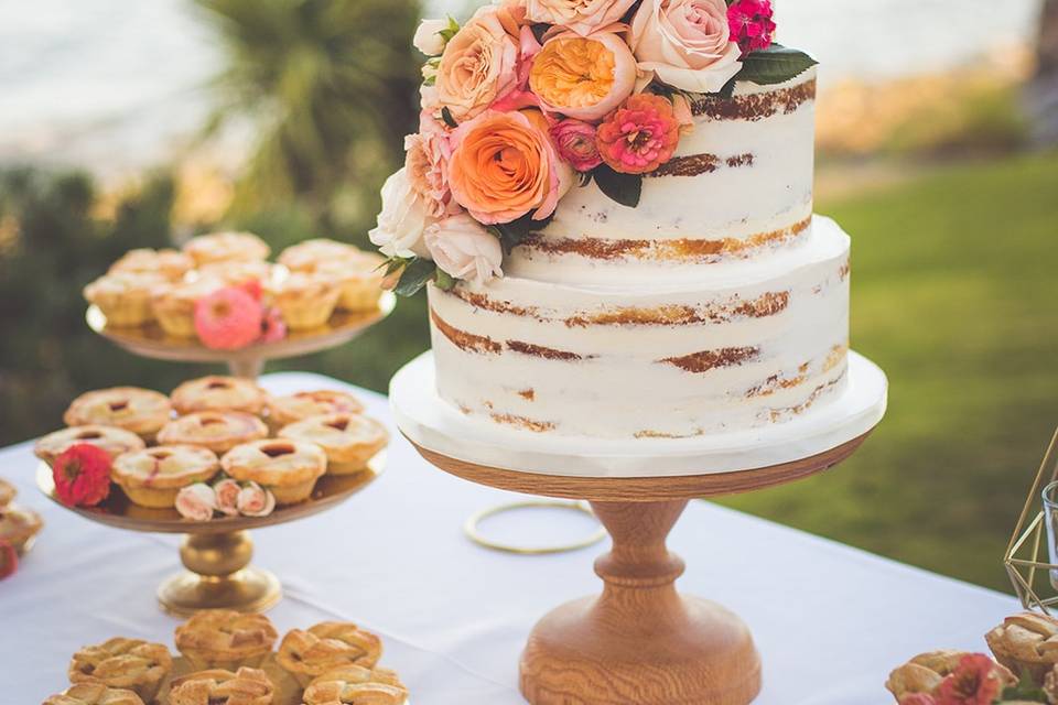 Cake table