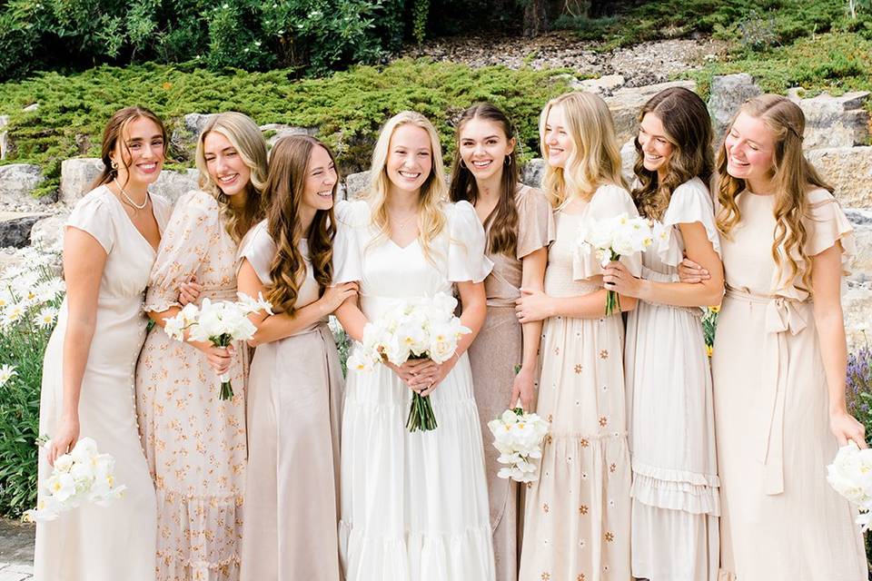 Bridemaids Portrait Inspo
