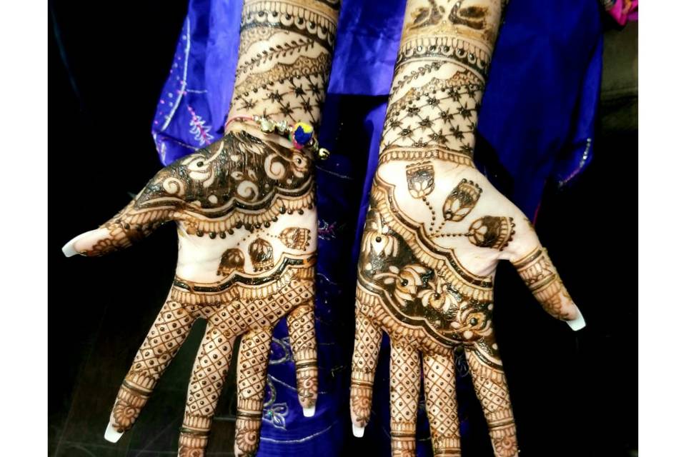Bridal Henna with figures