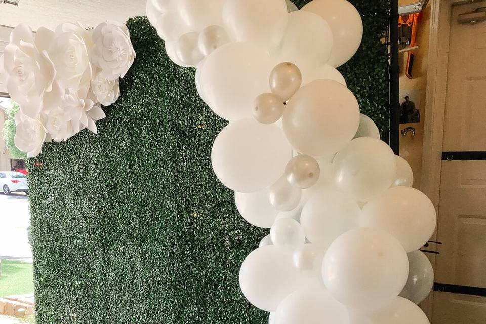 White balloon arch