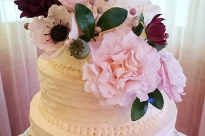 Wedding cake with sugar flower