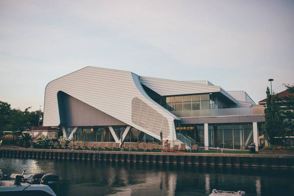 Toronto Ontario waterfront wedding. Photo credit Sara Monika photo