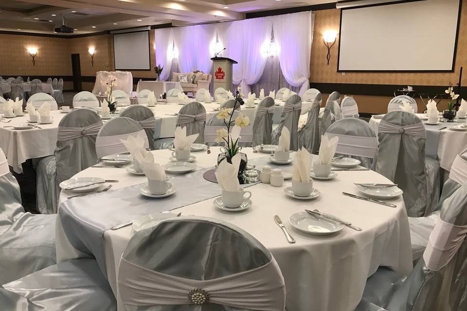 Tablecloths, chair covers, Bac