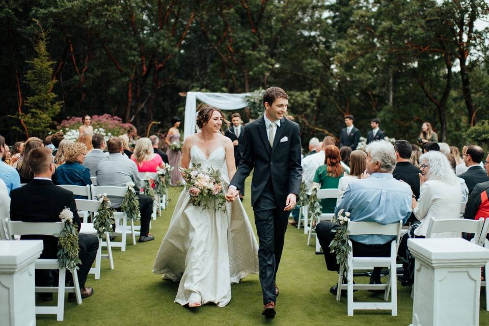 Waterfall couple - Nicole Durkan Photography