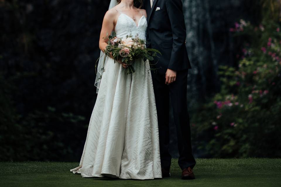 Waterfall couple - Nicole Durkan Photography