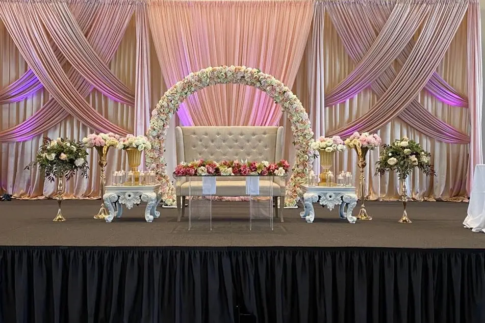 Top 61+ Wedding Stage Decoration Ideas (Grand & Simple