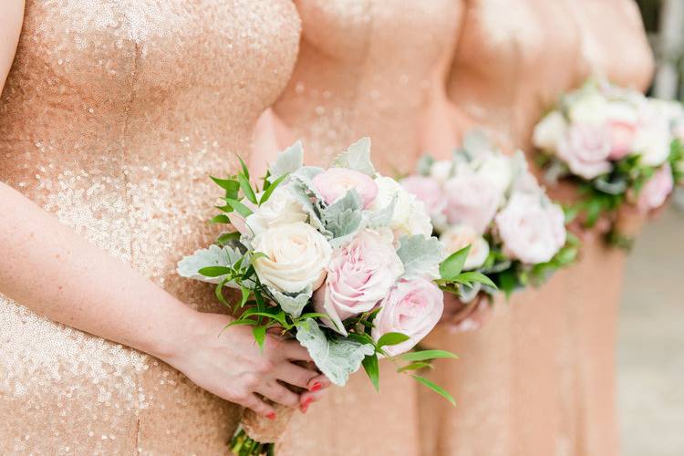 Bridesmaids with bouquets