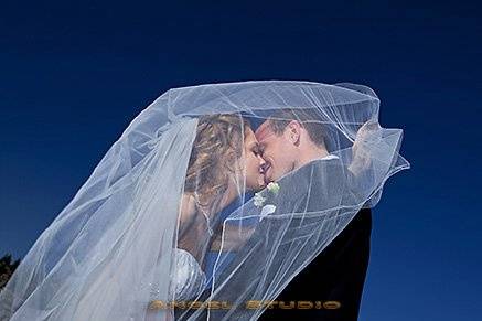 Parksville, British Columbia bride and groom