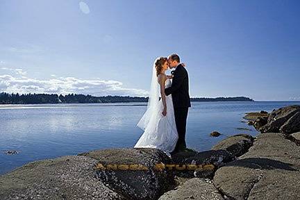 Parksville, British Columbia bride and groom