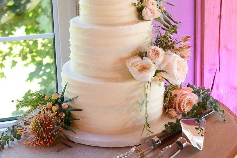 Rustic Floral Wedding Cake