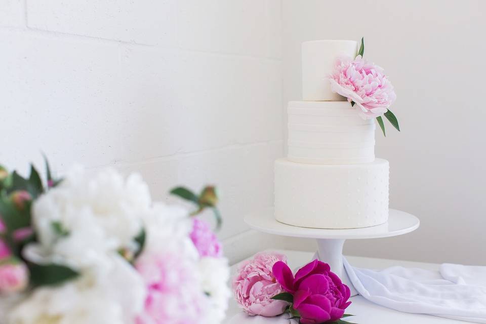 White Texture Wedding Cake