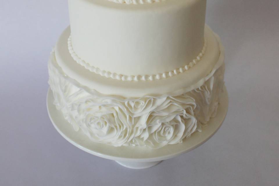 Ruffle Wedding Cake with Peony