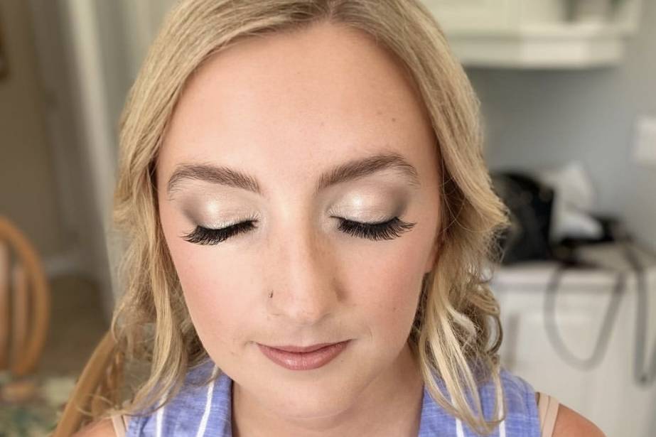 Soft glam bridal make up