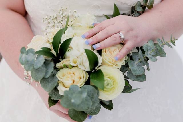 The Flower Shop Co. Flowers Oakville Weddingwire.ca