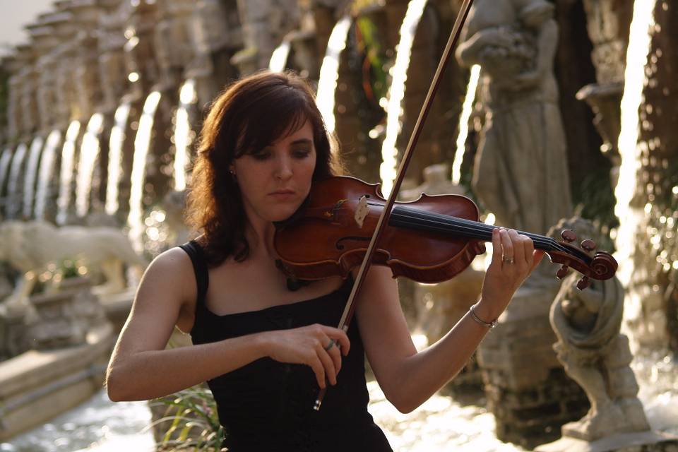 Jill Daley, electric violin