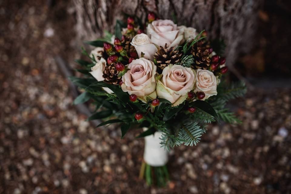 Early Winter Bouquet Bride