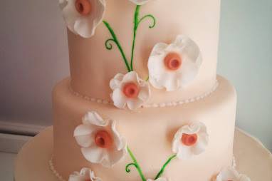 Custom pretty floral cake