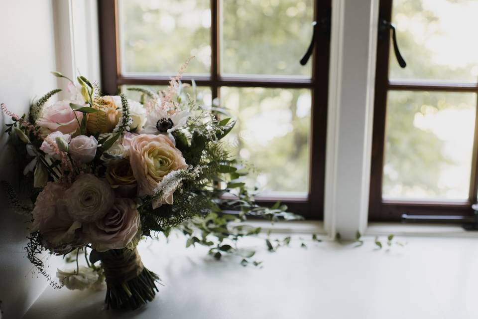 Cascading Bouquet