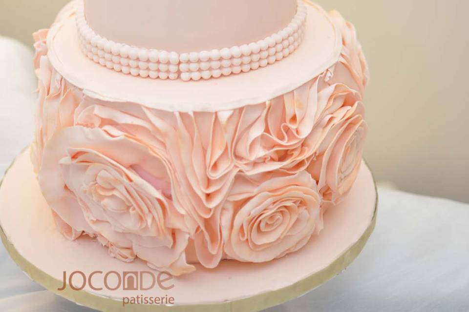 Elegant fondant cake