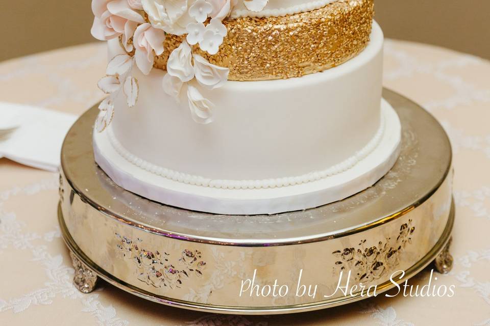 Gold and blush wedding cake