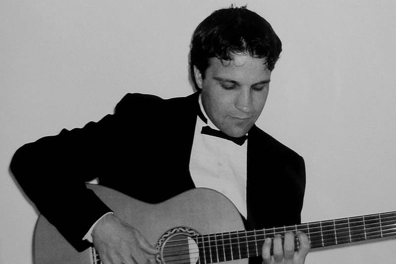 Stephen Weiss - Classical and Fingerstyle Guitarist