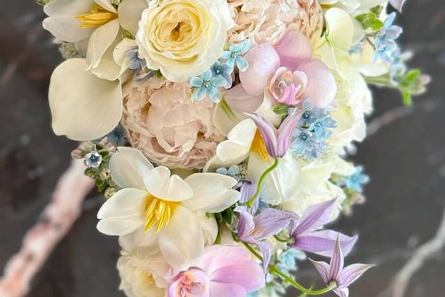 Cascading Bouquet