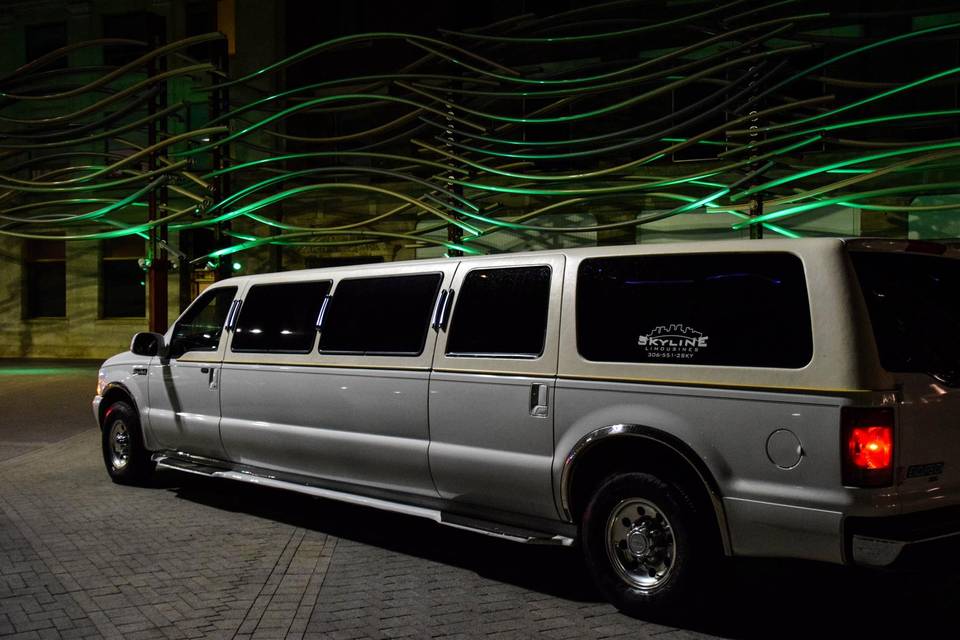 Regina, Saskatchewan wedding limousine service