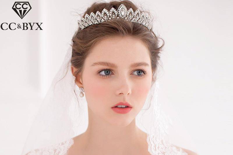 Elegant White Bridal Hairpiece