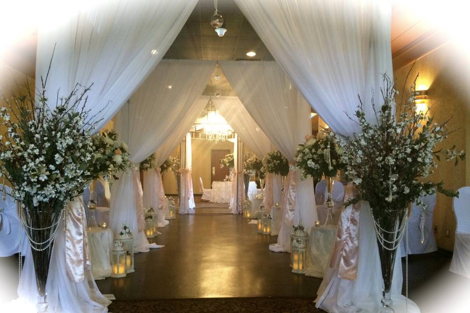 Grand wedding aisles